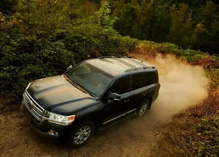 Легендарный внедорожник Toyota Land Cruiser 2017