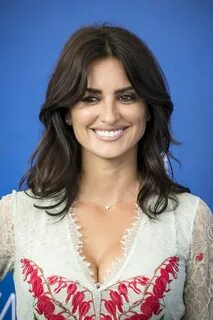 PENELOPE CRUZ at Loving Pablo Photocall 2017 Venice Internat