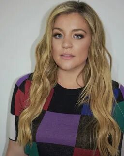 Picture of Lauren Alaina