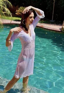 WWF 76508 - Video Selena Wet White Dress in Pool! - Wetlook 