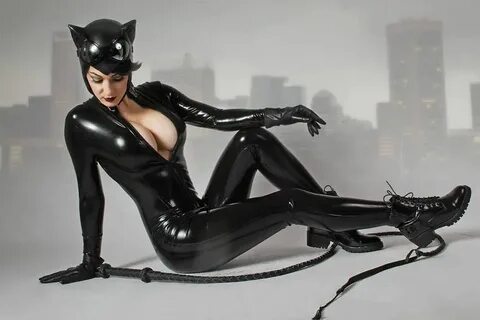 Kristen Hughey as Catwoman Catwoman cosplay, Catwoman, Cospl
