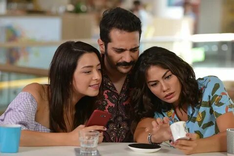 Sibel Şişman as Güliz Yıldırım, Anıl Çelik and Demet Özdemir