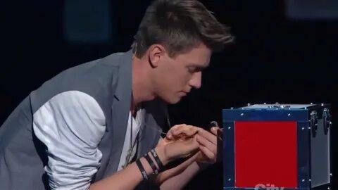 Americas Got Talent Finalist MAGICIAN USES TWITTER TO PREDIC