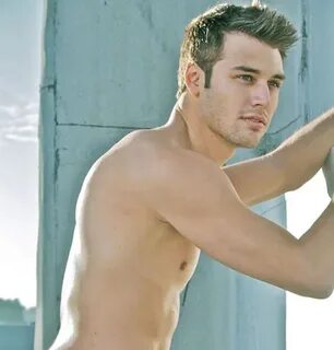 Para Nossa Alegria: Ryan Guzman