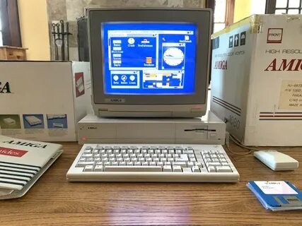 Early Commodore Amiga 1000 and Monitor With Original Boxes a
