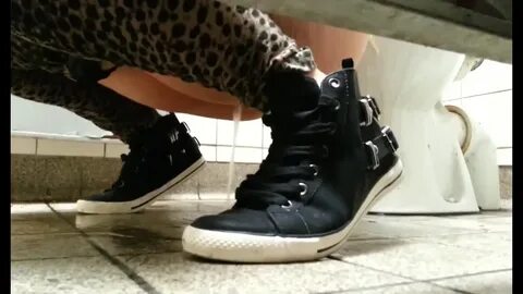 Amateur desperate pee: public toilet floor piss - ThisVid.co