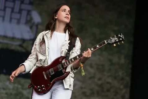 Danielle Haim Pictures. Hotness Rating = 8.15/10
