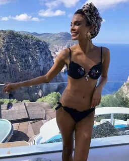 The Hottest Photos Of Nathalie Kelley - 12thBlog