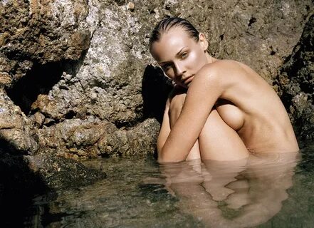 Diane Kruger of Celeb NUDE CelebrityNakeds.com