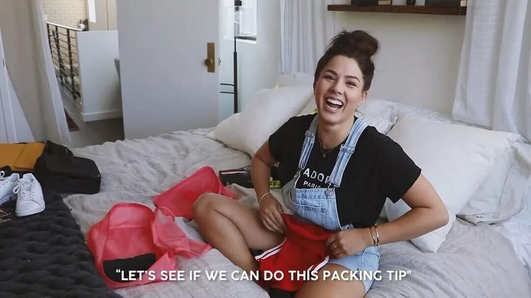 Megan Batoon в Instagram: "cool packing hack. full vid on youtube.com/...