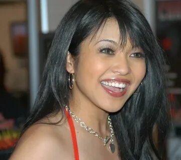 File:Mika Tan at AVN 2005 (5).jpg - Wikimedia Commons