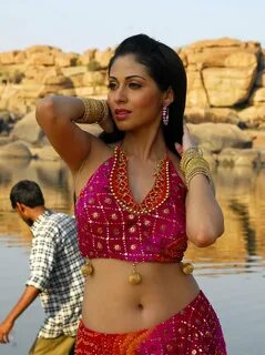 Hot actress Sadha Bio-Data, Beautiful Heroine Indian Actor J