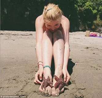 Ireland Baldwin Feet (29 photos) - celebrity-feet.com