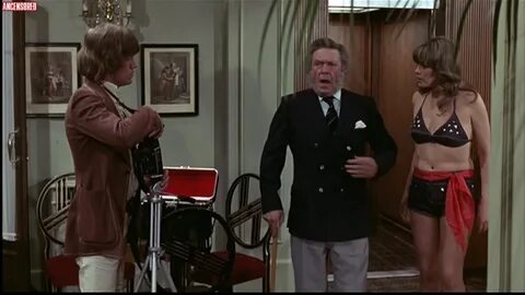 Обнаженная актриса Венди Ричард на откровенных фото.