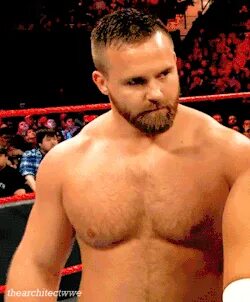 Lutador ursão do WWE Dash Wilder solta Nudes