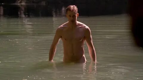 OMG, SUN STROKE: Alexander Skarsgård's FF - OMG.BLOG