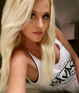 Tomi Lahren - Free pics, galleries & more at Babepedia