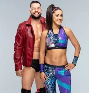 Finn Bàlor and Bayley Wwe female wrestlers, Wrestling wwe, W