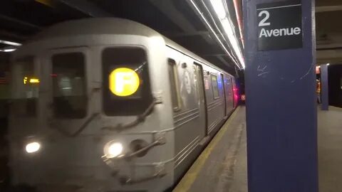 NYC Subway Special: 2nd Avenue-bound R46 (F) Entering 2nd Av