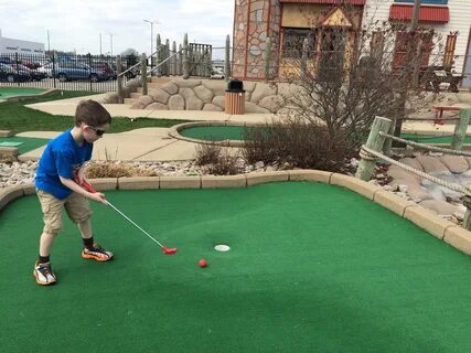 Fun Places to Play Golf with Kids in Indy