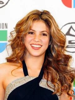 Top 50 Beautiful Wavy Long Hairstyles to Inspire You Shakira