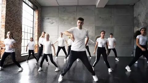 Дети танцуют Шафл! Очень круто! Shuffle Dance Choreo - YouTu