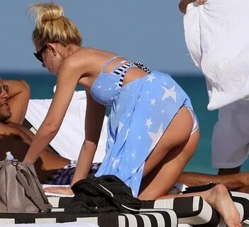 Paulina Gretzky Upskirt Panty Flashing - 12thBlog