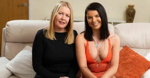 Mum helps daughter, 22, make £ 120,000 a year by taking racy