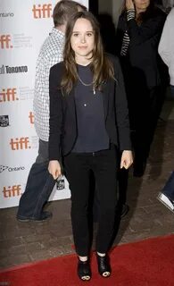 Ellen Page Feet (18 photos) - celebrity-feet.com