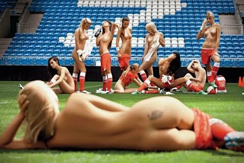 Голые девушки в футболе (96 фото) - порно фото