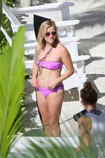 REESE WITHERSPOON in Bikini at Hotel in Hawaii - HawtCelebs