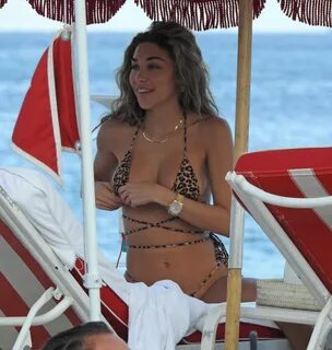 Шантель Джеффрис (Chantel Jeffries) на пляже в Майами-Бич (0