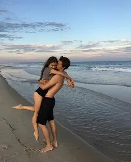 beach / luxury / rich Cute couples kissing, Cute relationshi