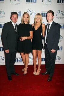 Wayne Gretzky, Janet Jones-Gretzky, Paulina Gretzky - Janet 