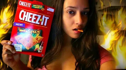 Trying CHEEZ IT HOT AND SPICY crackers LATE AT NIGHT 🌑 - You