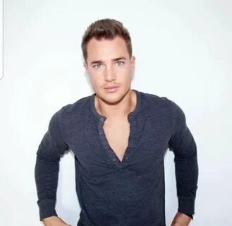 Pin by Iris Davidson on Alexander Dreymon Alexander dreymon, Celebrity portraits