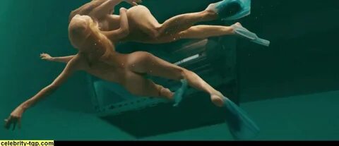 Sexy students bodies : Kelly Brooke underwater completely nu