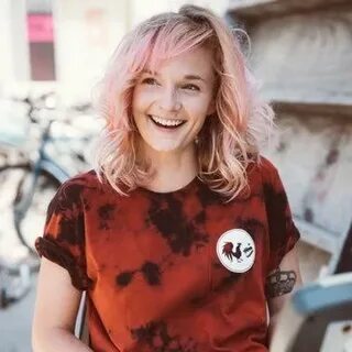 Ellie Main - YouTube