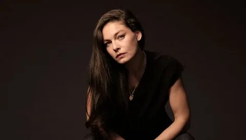 Alexa Davalos - News - IMDb