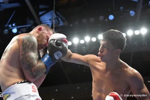 Photos: Jaime Munguia Breaks Down, Stops Kamil Szeremeta in 