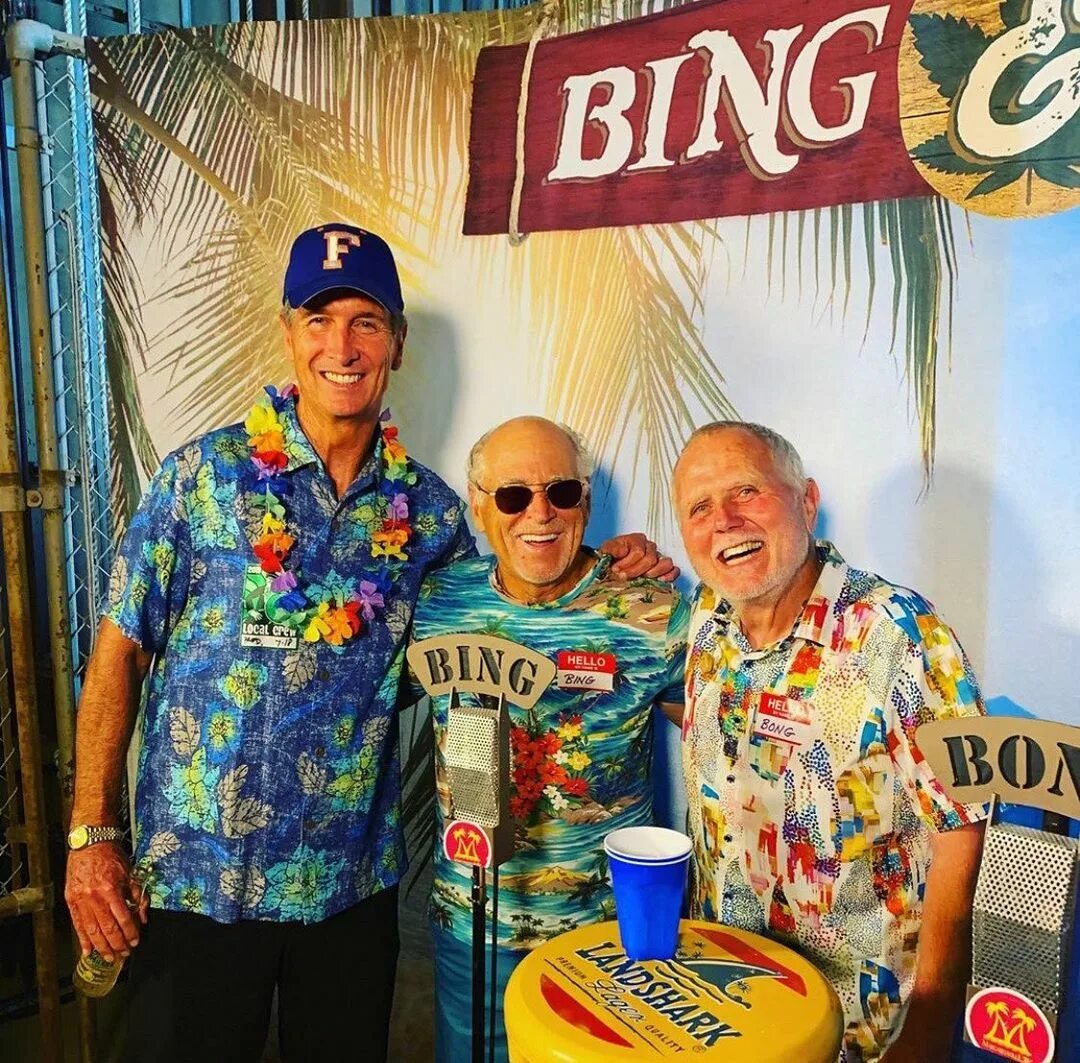 Cris Collinsworth в Instagram: "Parrotheads ready for some football&qu...