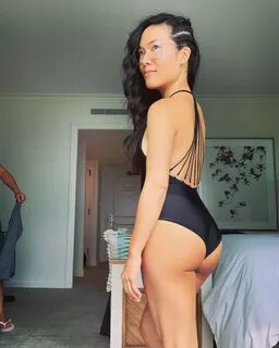 Ali Wong Hottest Photos Sexy Near-Nude Pictures, GIFs