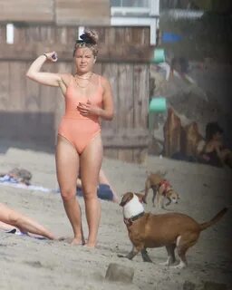 Florence Pugh - In bikini in Malibu-09 GotCeleb