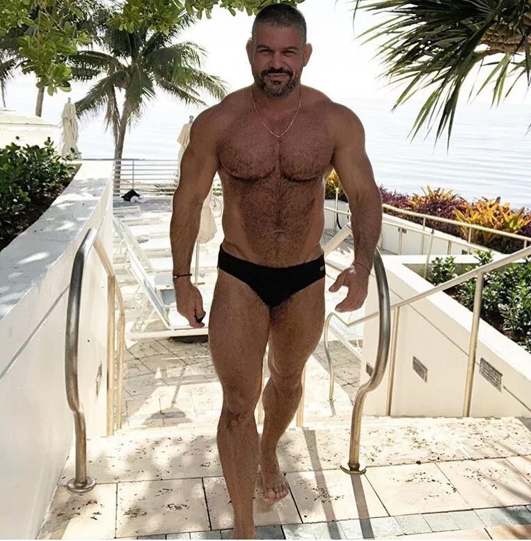Musclebear Jake on Instagram: "Roberto Gonzalez @robertogonzalezoffici...