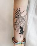 Tropical black leaves tattoo on the right forearm Fazer uma 
