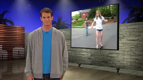 Watch Tosh.0 Season 1 Episode 10: August 13, 2009 - Skateboa