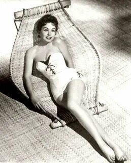 Jeanne Crain Feet (20 photos) - celebrity-feet.com