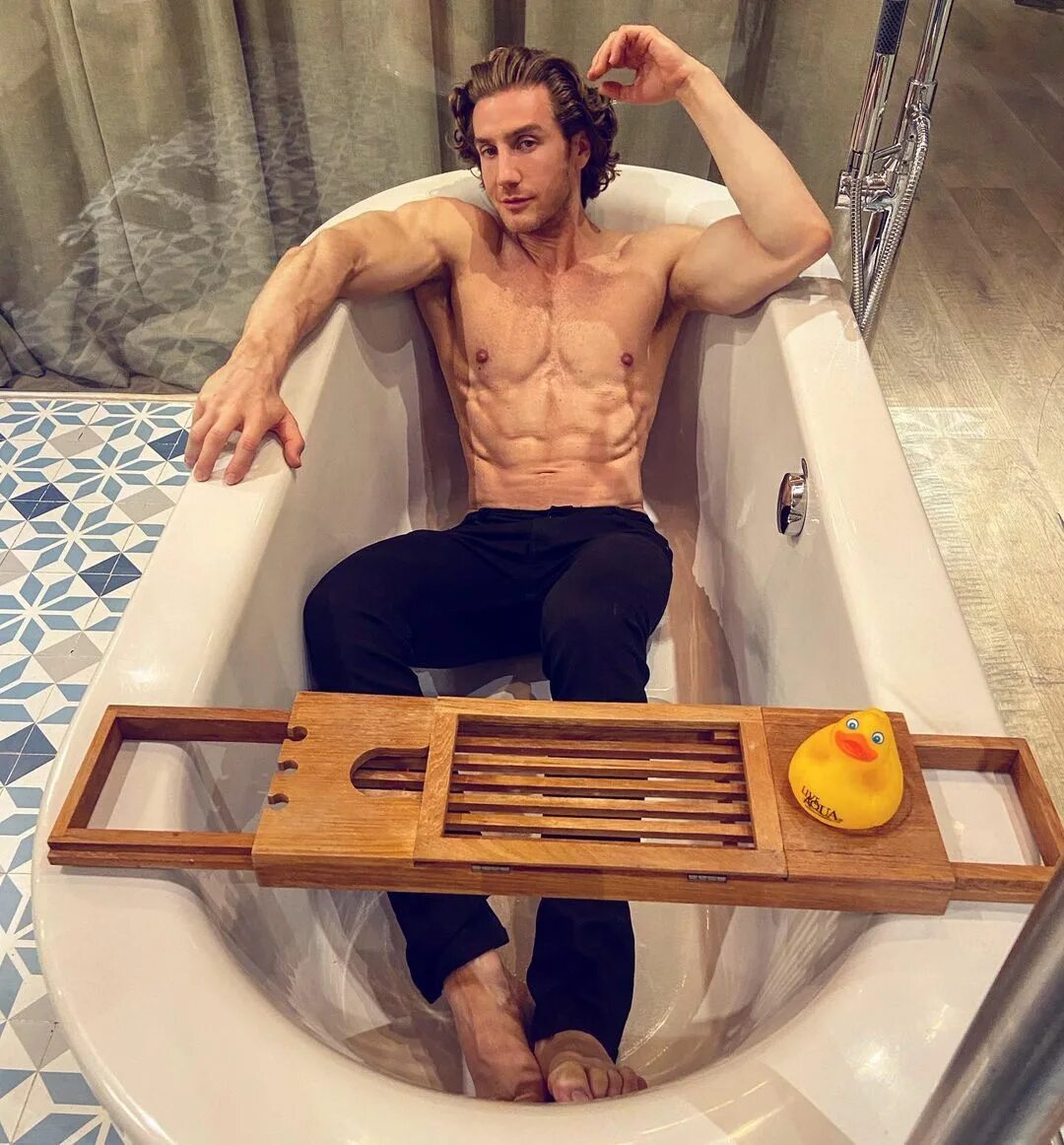 EUGENIO SILLER ⚜ on Instagram: "The phone will definitely ring if you’...