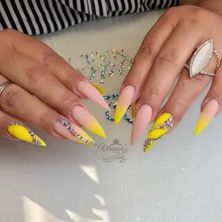 💅 🏻 4 Nail Artists Team ! 💅 🏻 on Instagram: "#swarovski #swaro