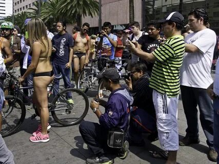 Marcha Mundial Ciclista al Desnudo 2015 en México 35 Flickr